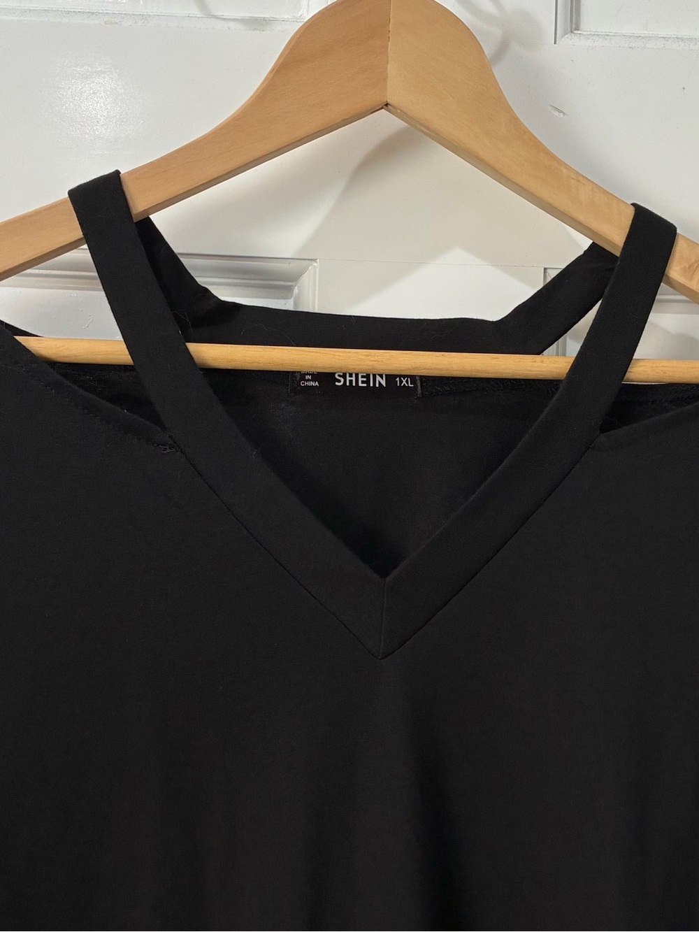 SHEIN Black T-shirt, cold-shoulder, strap neck details, 1x